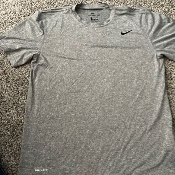 Nike - dri-Fit - Grey - short-sleeved - shirt - M - Picture 1 of 4